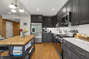 1210 W Roscoe St, Chicago, IL 60657 - Photo 7