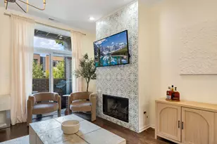 1529 W Montana St, Chicago, IL 60614 - Photo 9