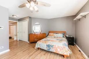 1329 E Evergreen Dr, Palatine, IL 60074 - Photo 17