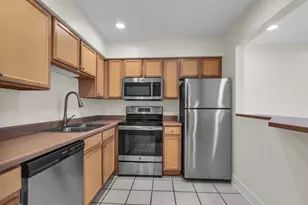 229 W Ct of Shorewood, Vernon Hills, IL 60061 - Photo 5