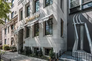 22 E Elm St, Chicago, IL 60611 - Photo 1