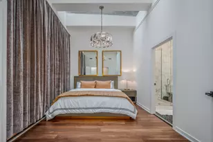 22 E Elm St, Chicago, IL 60611 - Photo 9