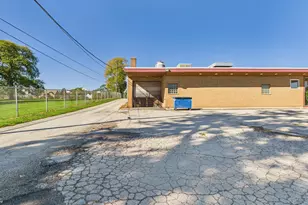 348 W 14th St, Chicago Heights, IL 60411 - Photo 23