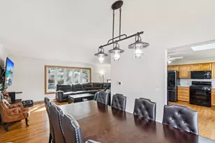 1504 E Emmerson Ln, Mount Prospect, IL 60056 - Photo 5