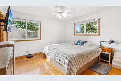 1504 E Emmerson Lane, Mount Prospect, IL 60056 - Photo 9