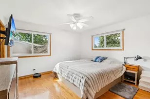 1504 E Emmerson Ln, Mount Prospect, IL 60056 - Photo 9