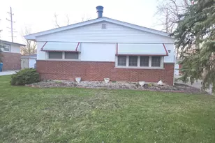 71 E Arquilla Dr, Chicago Heights, IL 60411 - Photo 1