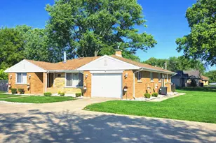 3904 W 137th St, Crestwood, IL 60418 - Photo 1