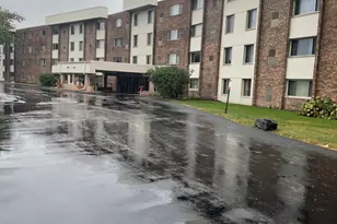 841 N York St, Elmhurst, IL 60126 - Photo 1