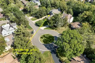 1301 Wendy Dr, Northbrook, IL 60062 - Photo 3
