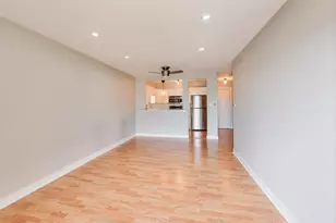 725 W Huntington Commons Rd, Mount Prospect, IL 60056 - Photo 7