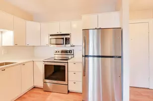 725 W Huntington Commons Rd, Mount Prospect, IL 60056 - Photo 9