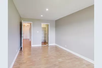 725 W Huntington Commons Road #217, Mount Prospect, IL 60056 - Photo 11