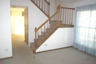 28 N Oltendorf Rd, Streamwood, IL 60107 - Photo 3