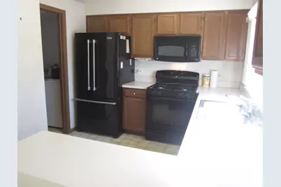 28 N Oltendorf Road, Streamwood, IL 60107 - Photo 5