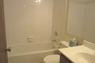 28 N Oltendorf Rd, Streamwood, IL 60107 - Photo 7