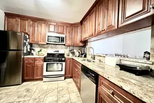 8246 Holly Ct, Palos Hills, IL 60465 - Photo 9