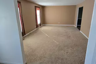 827 S McKinley Ave, Kankakee, IL 60901 - Photo 3