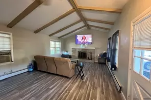 1308 Empire Ct, Freeport, IL 61032 - Photo 5