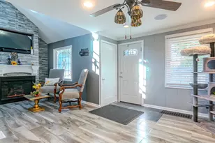 385 E Irving Park Rd, Streamwood, IL 60107 - Photo 3