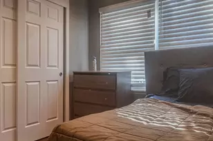 385 E Irving Park Rd, Streamwood, IL 60107 - Photo 35