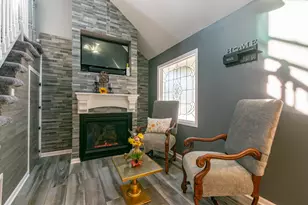 385 E Irving Park Rd, Streamwood, IL 60107 - Photo 5