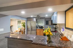 385 E Irving Park Rd, Streamwood, IL 60107 - Photo 9