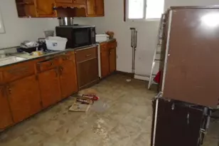 302 161st St, Calumet City, IL 60409 - Photo 7