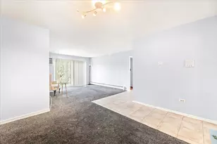 922 W Irving Park Rd, Bensenville, IL 60106 - Photo 9