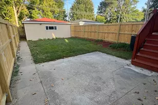 8521 S St Lawrence Ave, Chicago, IL 60619 - Photo 19