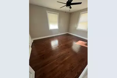 8521 S Saint Lawrence Avenue, Chicago, IL 60619 - Photo 11