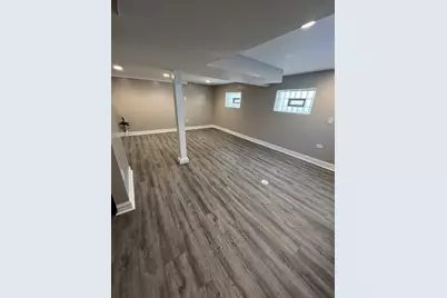 8521 S Saint Lawrence Avenue, Chicago, IL 60619 - Photo 15