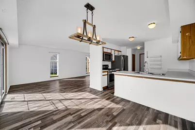 55 King Drive, Streamwood, IL 60107 - Photo 5