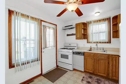 10922 S Avenue B, Chicago, IL 60617 - Photo 7