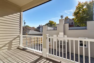 1633 W Balmoral Avenue, Chicago, IL 60640 - Photo 9