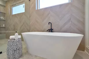 1633 W Balmoral Ave, Chicago, IL 60640 - Photo 19