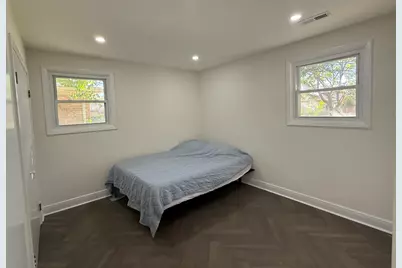 881 E Thacker Street, Des Plaines, IL 60016 - Photo 11