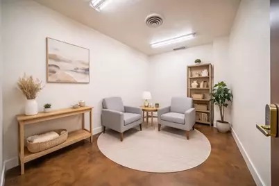 77 S Riverside Drive, Elgin, IL 60120 - Photo 5