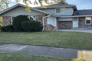 308 S Walnut St, Glenwood, IL 60425 - Photo 1