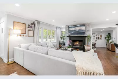 124 W Old Elm Road, Lake Forest, IL 60045 - Photo 3