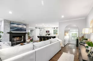 124 W Old Elm Rd, Lake Forest, IL 60045 - Photo 5