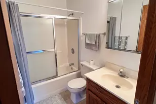 884 N Prairie Ave, Joliet, IL 60435 - Photo 15