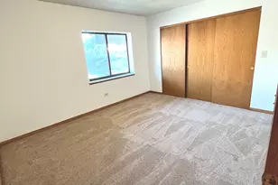 884 N Prairie Ave, Joliet, IL 60435 - Photo 17