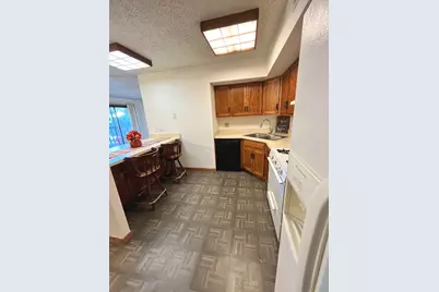 884 N Prairie Avenue #2D, Joliet, IL 60435 - Photo 11