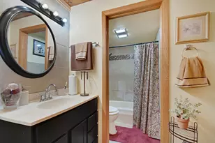 2306 Holiday Ter, Lansing, IL 60438 - Photo 17