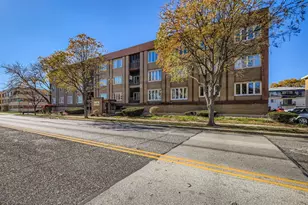 10048 S Pulaski Rd, Oak Lawn, IL 60453 - Photo 1