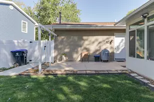 3 Kenfield Cir, Bloomington, IL 61704 - Photo 33