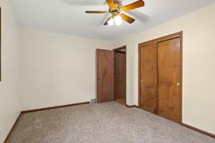 229 Flintridge Dr, Rockford, IL 61107 - Photo 11