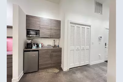 1419 W Belmont Avenue, Chicago, IL 60657 - Photo 13