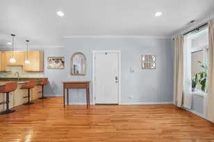 633 E Bowen Ave, Chicago, IL 60653 - Photo 5